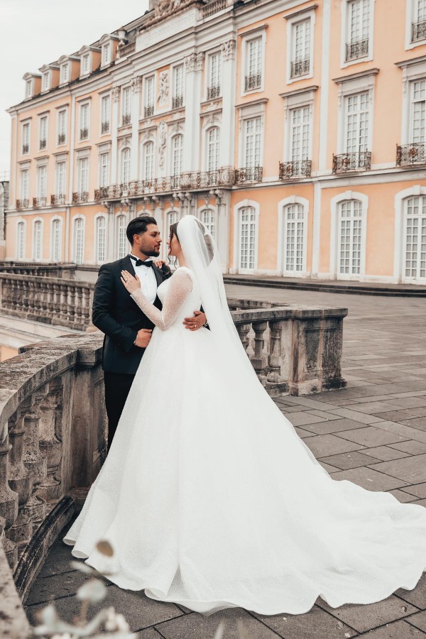 Chic Long Sleeves Aline White Wedding Dress Glitter Bridal Dress-newarrivaldress