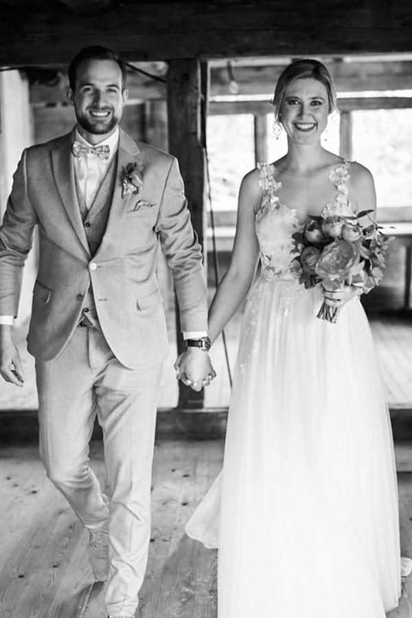 Elegant Crew Neck Tulle Aline Wedding Dress Sweetheart Lace Appliques Bridal Dress-newarrivaldress