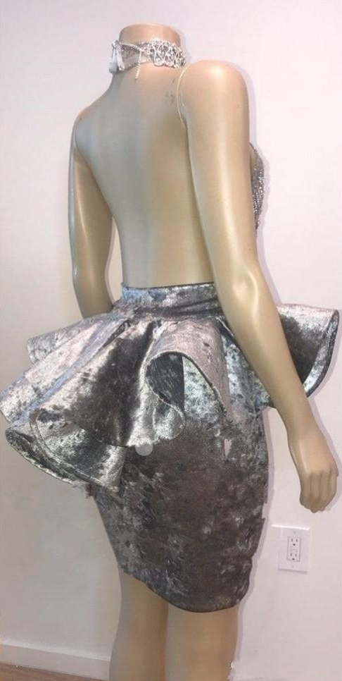 Sexy Backless Silver Velvet Short Prom Dresses | Halter Keyhole Lace Appliques Homecoming Dresses-newarrivaldress