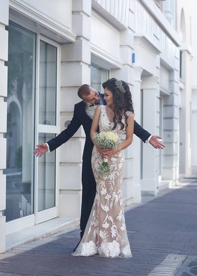 V-neck Sleeveless Lace Champagne Wedding Dresses Detachable Overskirt Backless Bride Dress-newarrivaldress