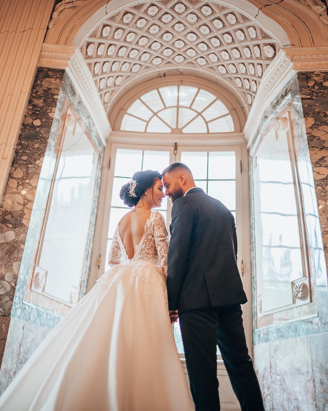 Elegant White Long Sleeves Wedding Gown Floral Lace Mermaid Bridal Gown with Detachable Train-newarrivaldress