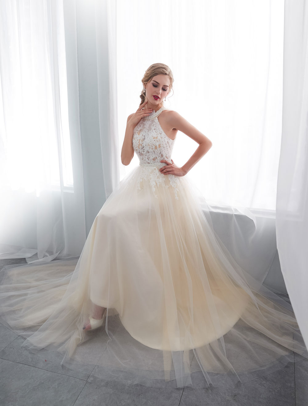 Beach Wedding Dresses Halter Champagne Lace Tulle Beaded Flowers Bridal Gowns With Train-newarrivaldress