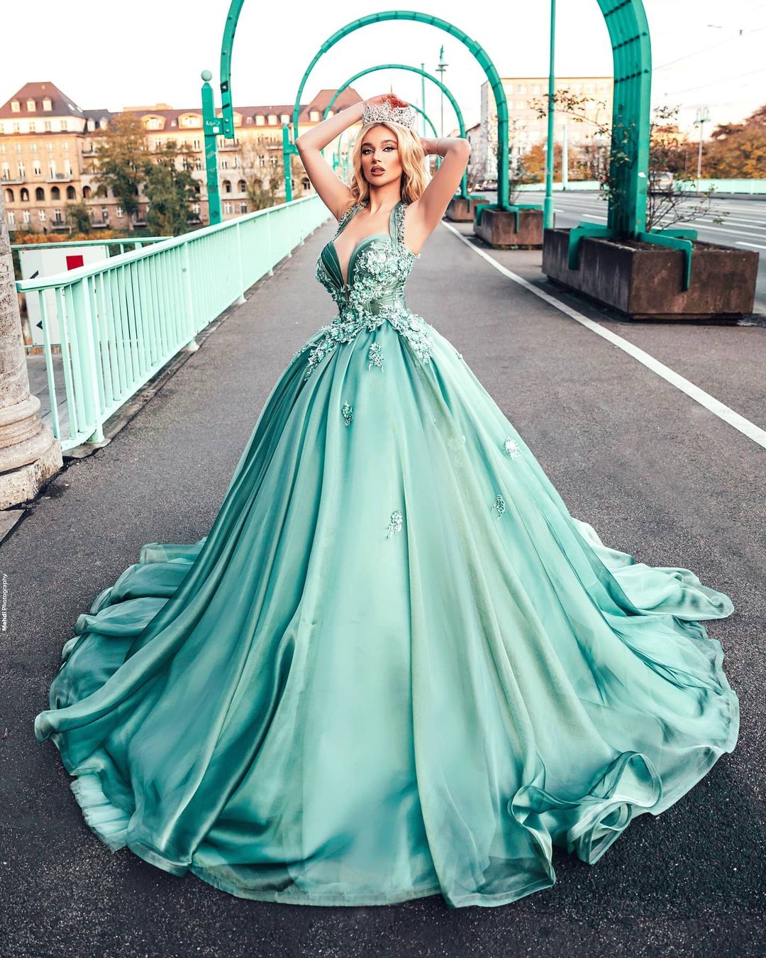 Charming Aline Halter Mint Green Ball Gown 3D Floral Deep V-Neck Wedding Dress-newarrivaldress