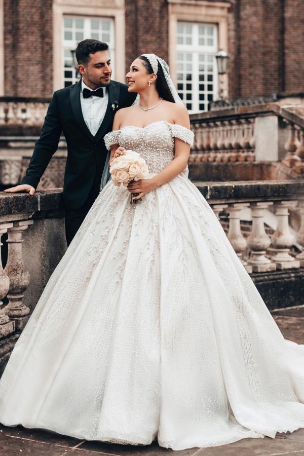 Elegant Off-the-Shoulder White Lace Ball Gown Sweetheart A-line Wedding Dress with Pearls-newarrivaldress