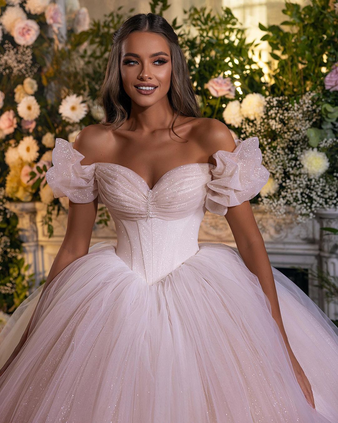 Gorgeous Puffy Sleeves Tulle Ball Gown Princess Sparkly Sequins Bridal Gown-newarrivaldress