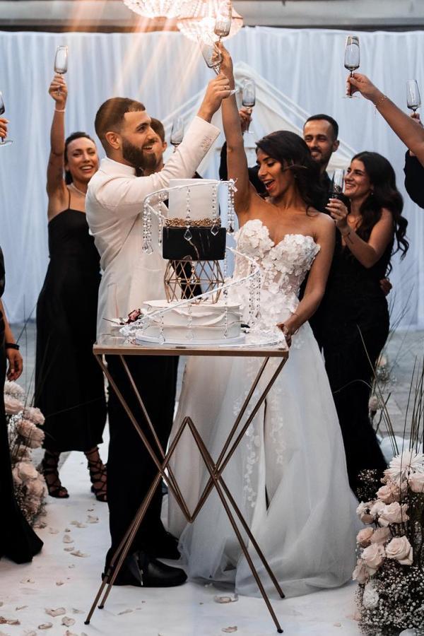 Sweetheart Strapless A-line Wedding Dress Floral Lace Front Slit Tulle Bridal Dress-newarrivaldress