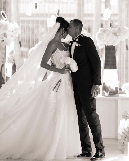 Elegant Sleeveless Square Tulle Lace Wedding Dres with Appliques-newarrivaldress