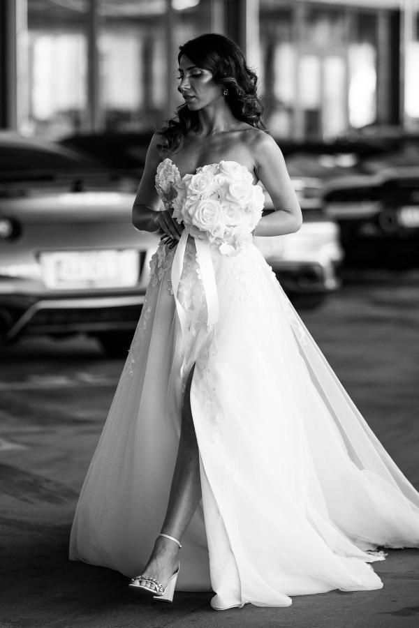 Sweetheart Strapless A-line Wedding Dress Floral Lace Front Slit Tulle Bridal Dress-newarrivaldress