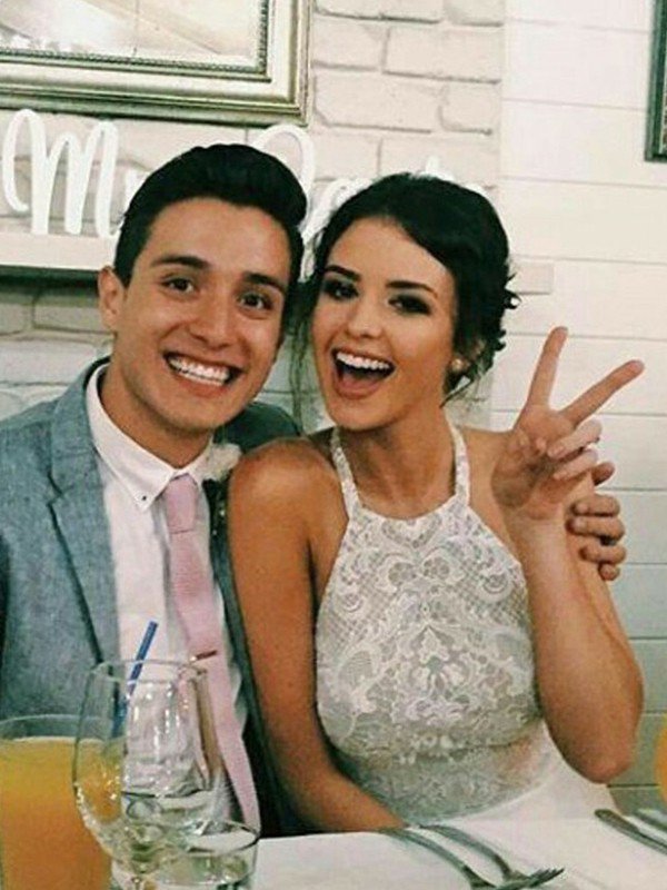 Sexy Lace Sleeveless Tulle Floor Length Bridal Gowns | Sexy Halter Wedding Dresses Online-newarrivaldress