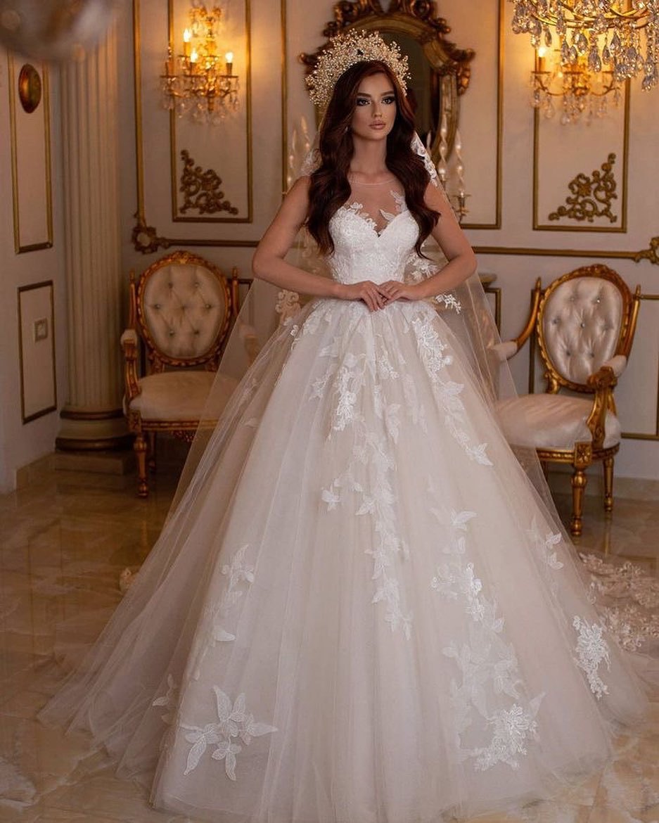 A-Line Tulle Floor-length Wedding Dress With Lace Appliques-newarrivaldress
