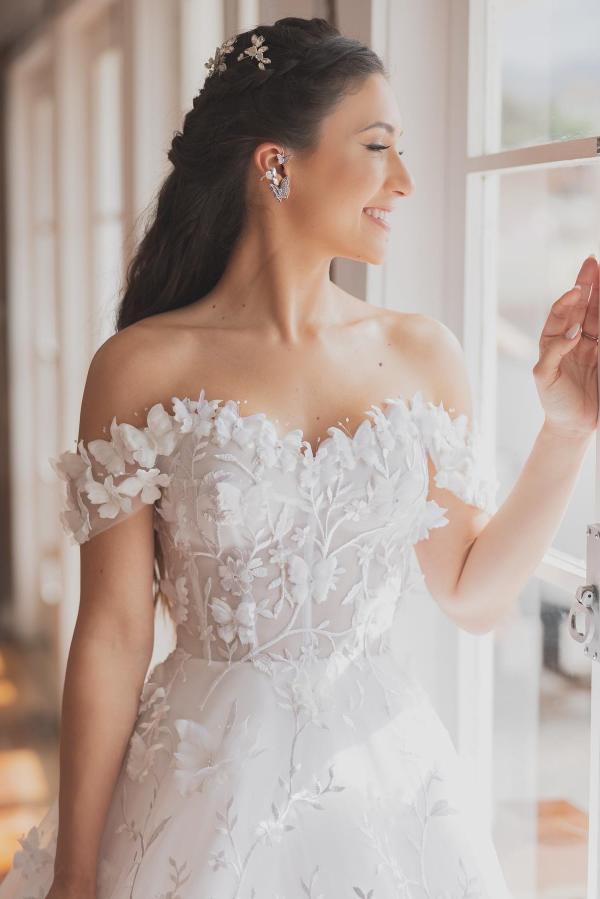 Off-the-Shoulder White Aline Wedding Dress Floral Lace Ball Gown Cathedral Bridal Dress-newarrivaldress