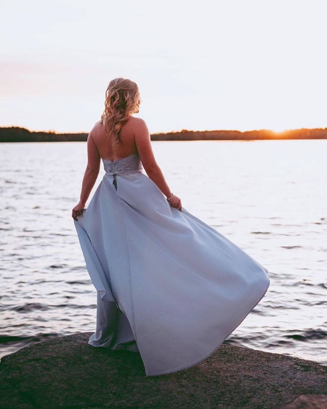 Halter Satin Mermaid Evening Dress Lace Appliques Prom Dress Floor Length-newarrivaldress