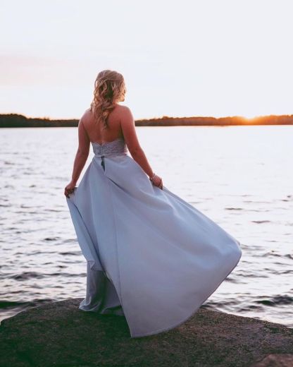 Halter Satin Mermaid Evening Dress Lace Appliques Prom Dress Floor Length-newarrivaldress