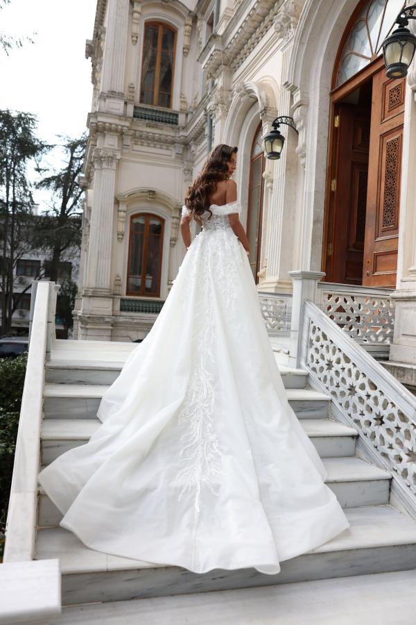 Stylish Off-the-Shoulder Tulle Lace A-line Wedding Dress with Front Slit Bridal Dress-newarrivaldress