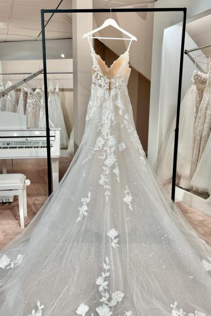 Classisc Tulle Aline Lace Wedding Dresses Sleeveles V-Neck Bridal Dress with Appliques-newarrivaldress