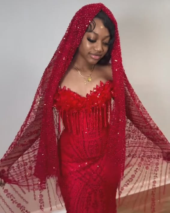 Charming Red Strapless Beadings Long Mermaid Prom Dress with Veils