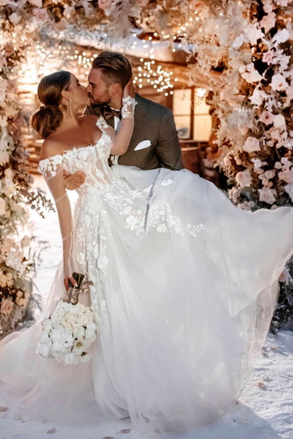 Off-the-Shoulder White Bridal Dress Floral Lace Tulle Wedding Dress-newarrivaldress