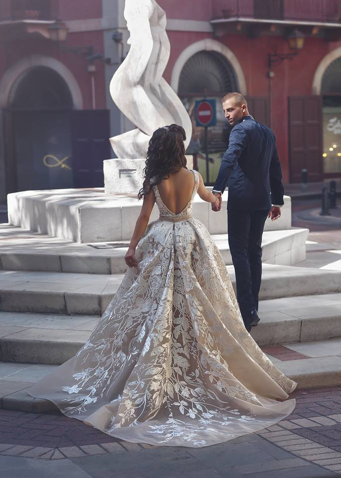 V-neck Sleeveless Lace Champagne Wedding Dresses Detachable Overskirt Backless Bride Dress-newarrivaldress