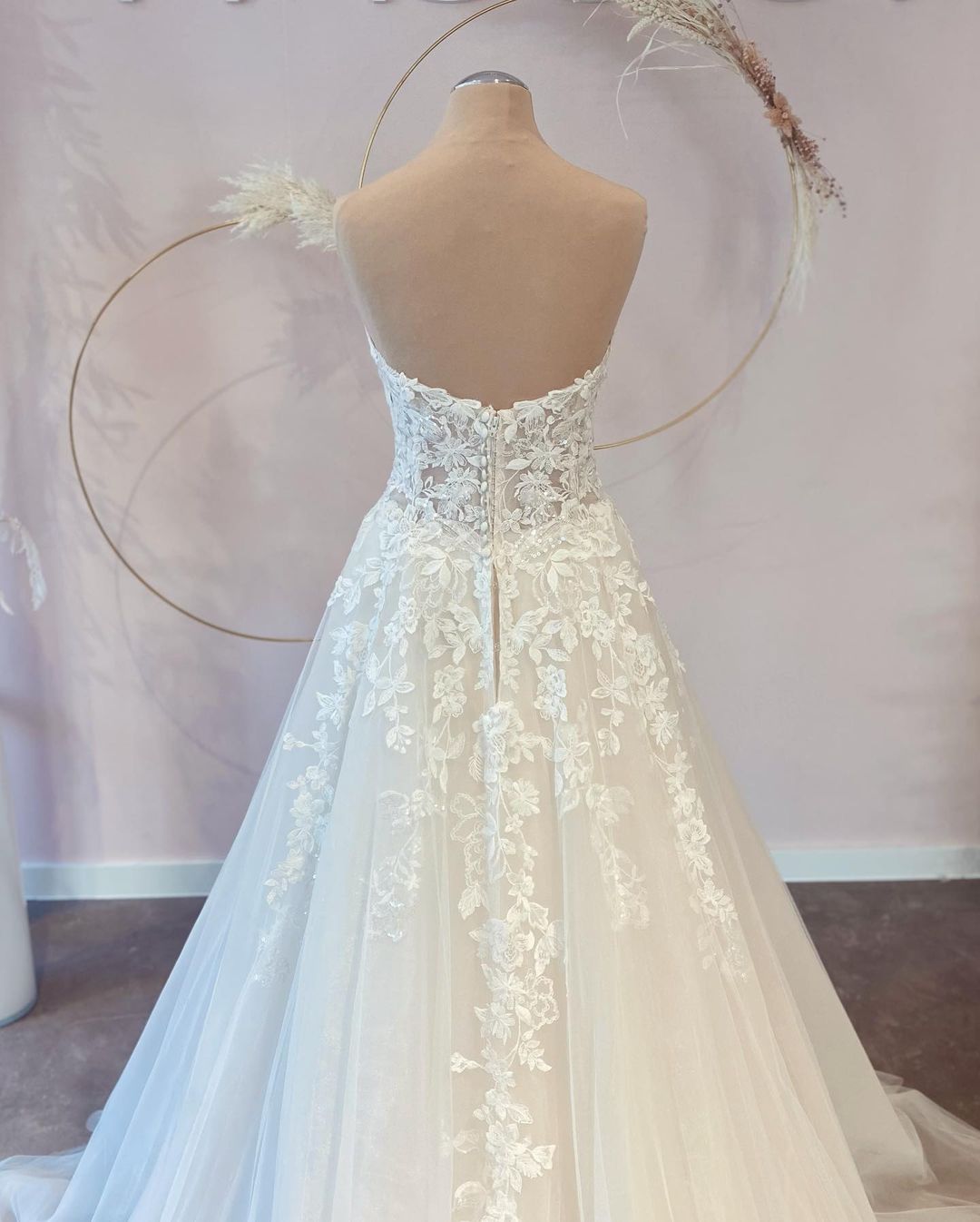 Elegant Sleeveless Aline Wedding Dress Floral Lace Tulle Sweetheart Bridal Dress-newarrivaldress