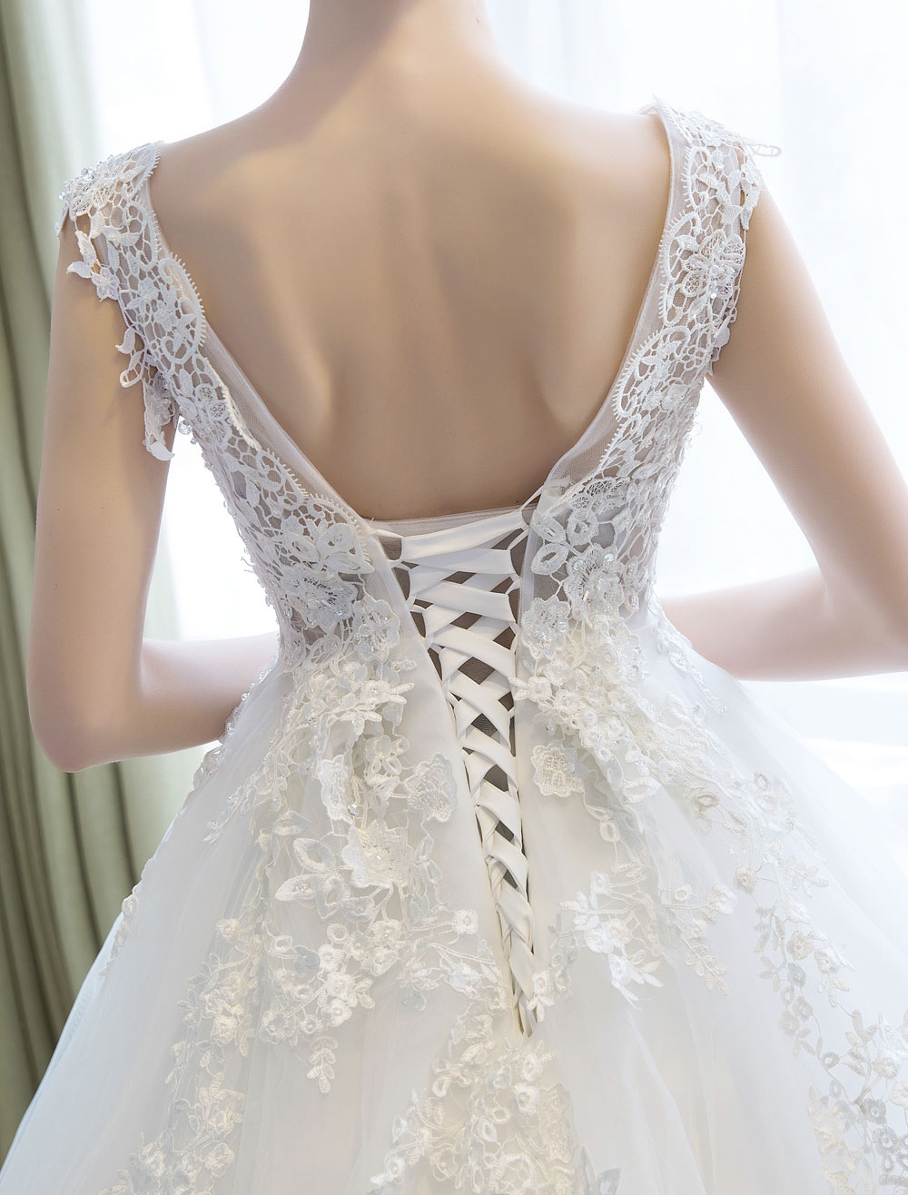 Wedding Dresses Princess Ball Gown Ivory Bridal Gown V Neck Illusion Backless Lace Applique Tulle Bridal Dress With Train-newarrivaldress