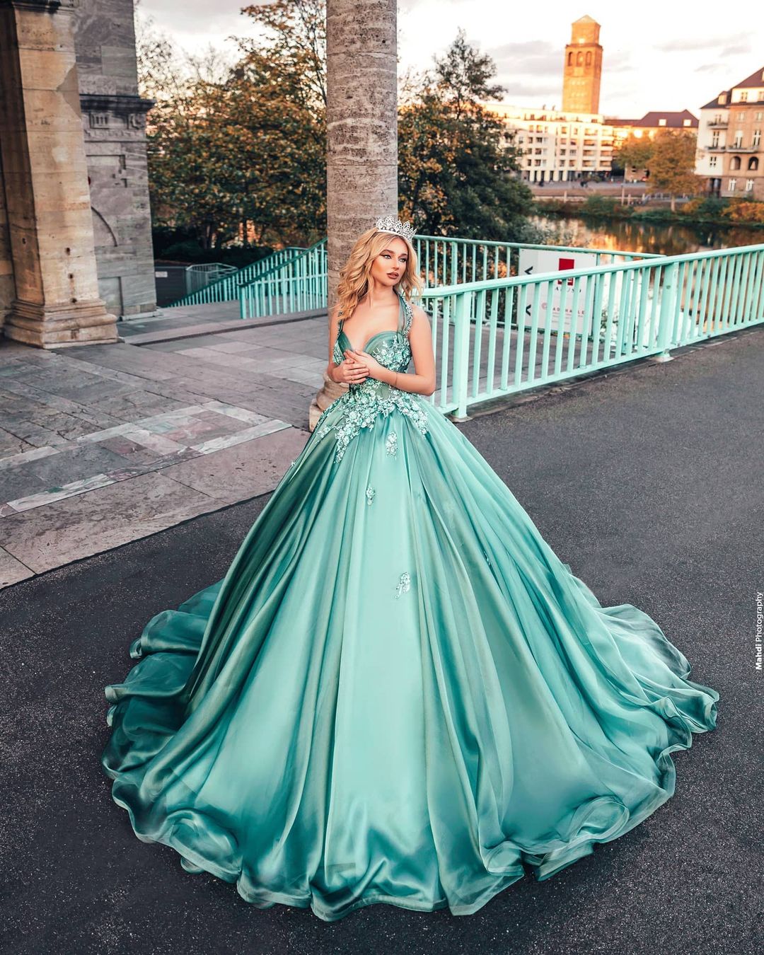 Charming Aline Halter Mint Green Ball Gown 3D Floral Deep V-Neck Wedding Dress-newarrivaldress