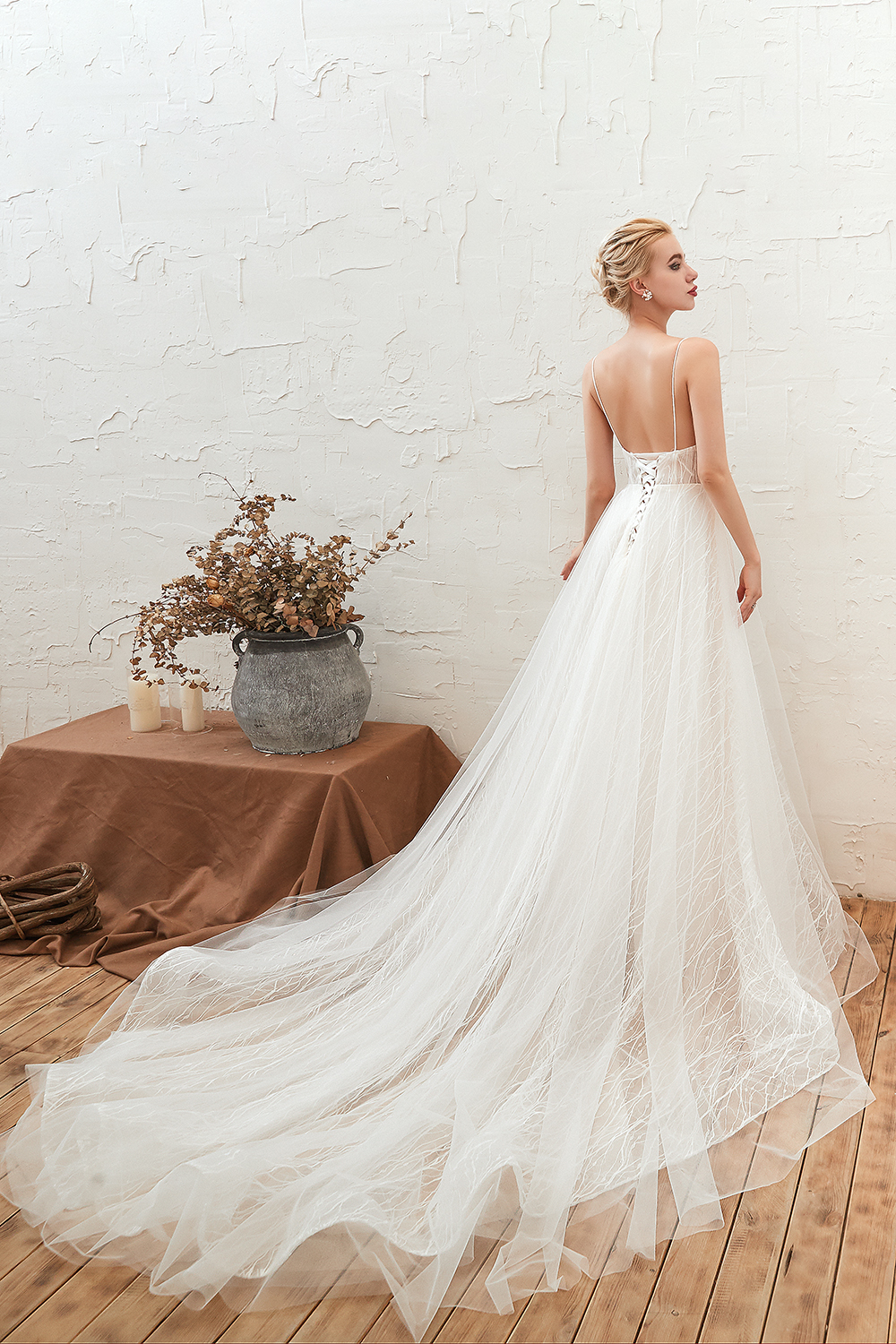 Beautiful V-Neck Aline Wedding Dress Sleeveless Floral Beach Wedding Gown-newarrivaldress