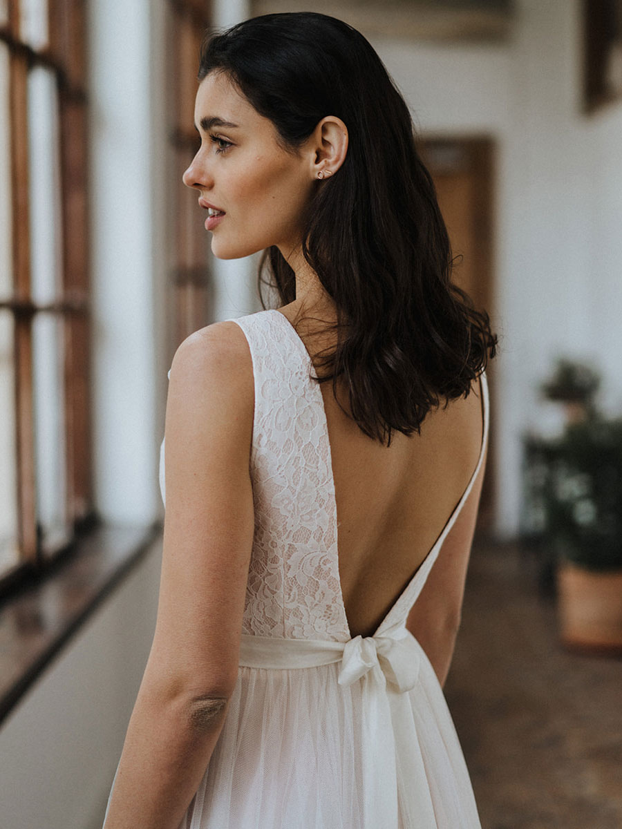 Simple Wedding Dress Backless Bridal Gowns Chiffon V-Neck A-Line Bridal Dresses-newarrivaldress