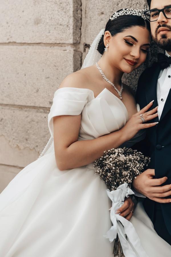 Gourgeous Off-the-Shoulder Tulle Aline Ball Gown Wedding Dresses-newarrivaldress