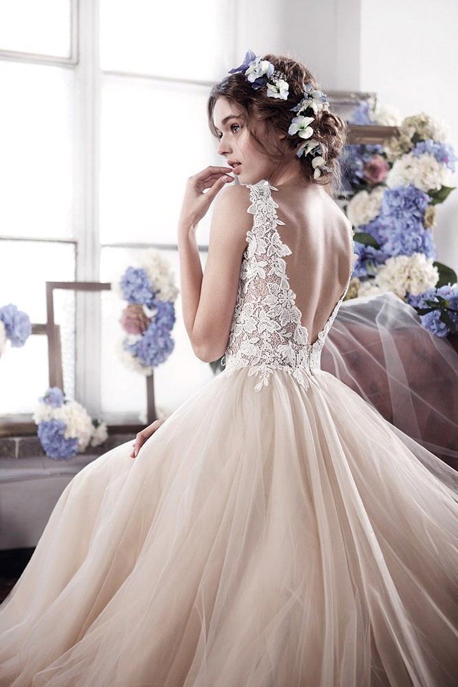 Romantic Fluffy Tulle Sleeveless Vintage Lace Open Back Sexy Wedding Dresses-newarrivaldress
