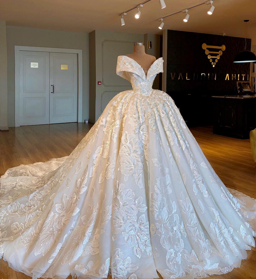 Sexy Off The Shoulder Ball Gown Chapel Train Appliques Chiffon Wedding Dresses-newarrivaldress