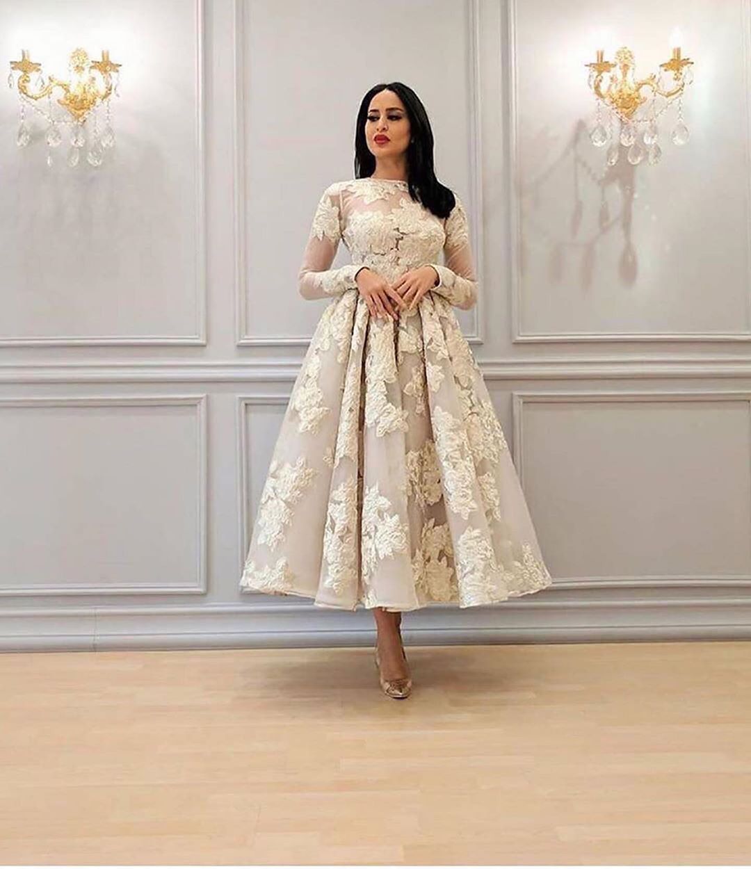 Elegant Long Sleeves Tea Length Wedding Dress Floral Lace Bridal Dress-newarrivaldress