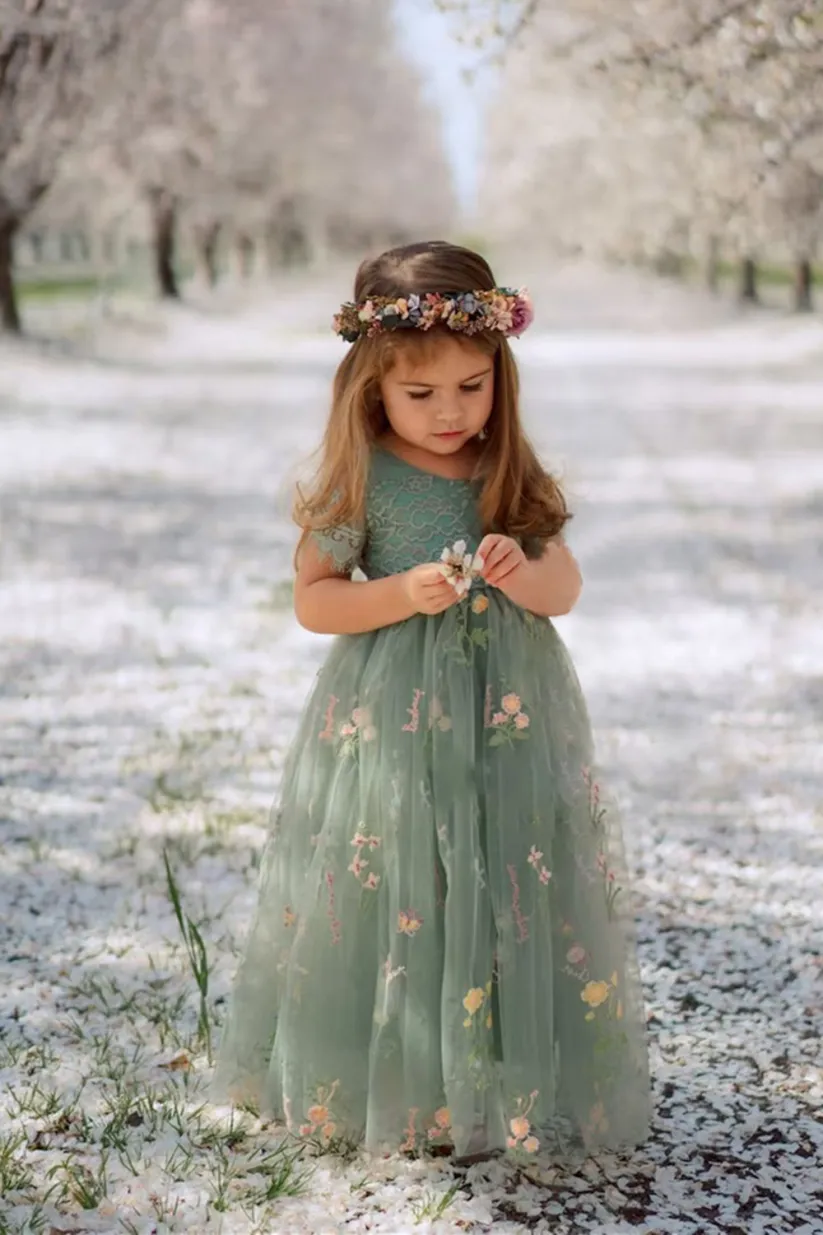 Beautiful Short Sleeves Long Tulle Embordery Flower Girl Dresses