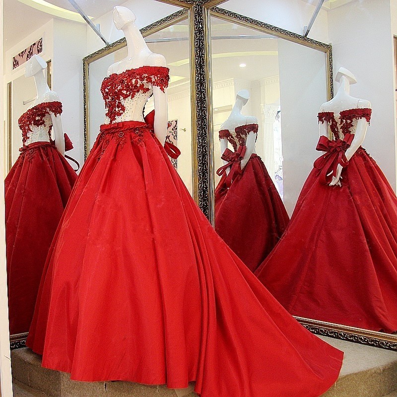 Sleeveless Chapel Train Ball Gown Applique Off-The-Shoulder Prom Dresses-newarrivaldress