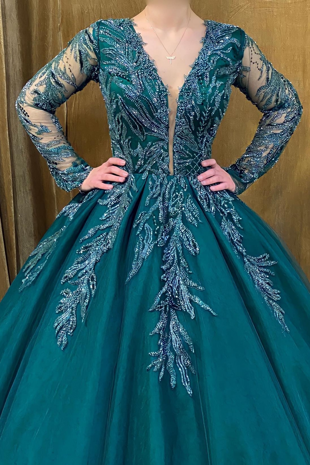 Gorgeous Dark Green Aline Evening Dress Long Sleeves V-Neck Lace Appliques Formal Dress-newarrivaldress