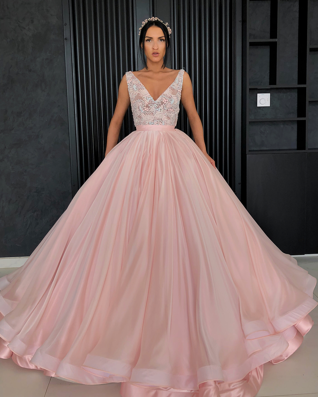 Charming Appliques V-Neck Sleeveless Prom Dress-newarrivaldress