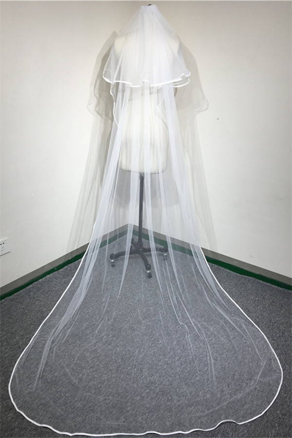 Floral Cute Tulle Lace Ribbon Edge 1.5*1.4M Wedding Veils with Comb