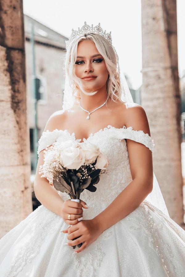 Off-the-Shoulder Elegant White Bridal Dress with Lace Appliques-newarrivaldress