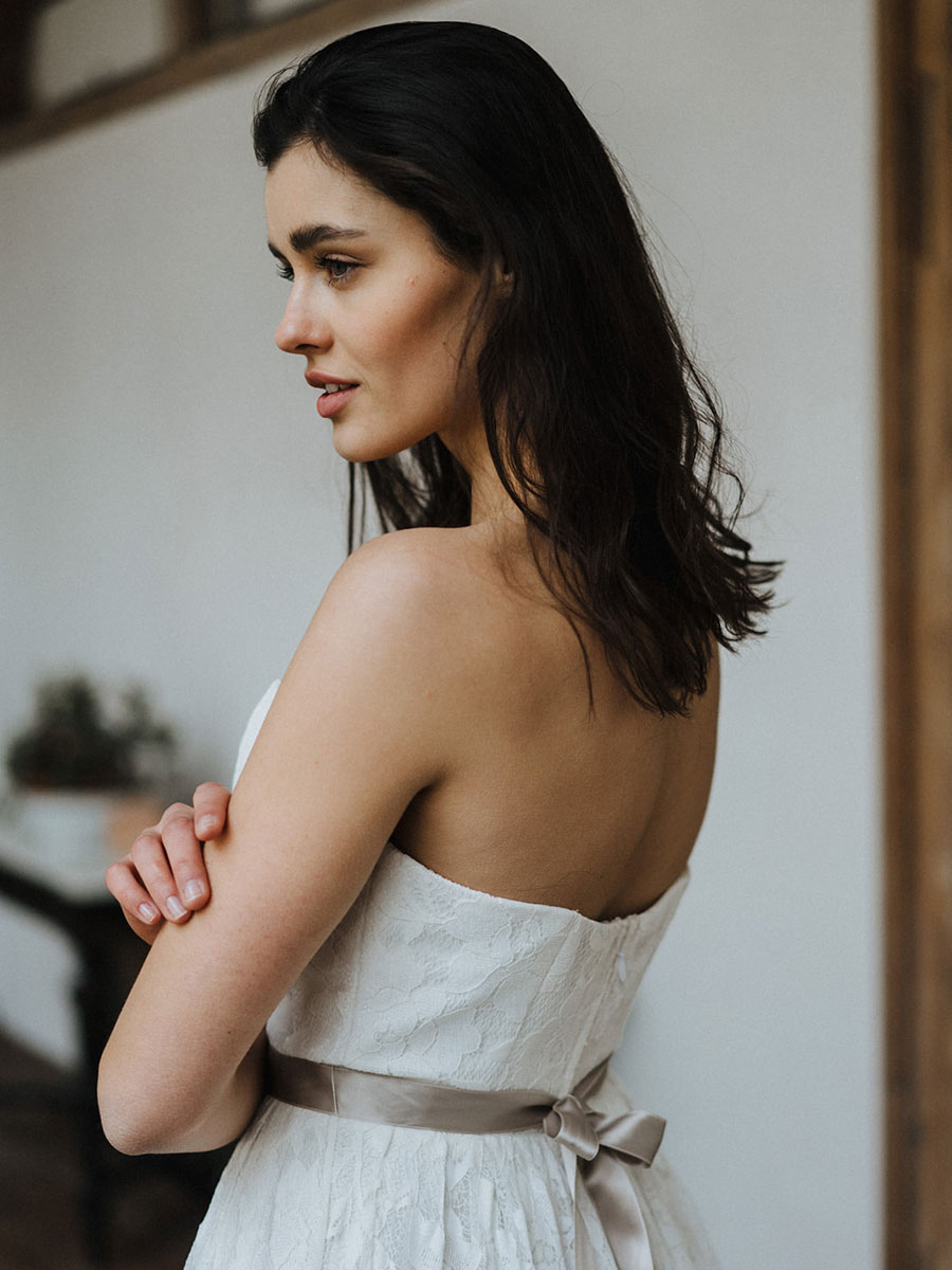 Simple Wedding Dresses Lace Wedding Gowns Strapless A-Line Bridal Gowns-newarrivaldress