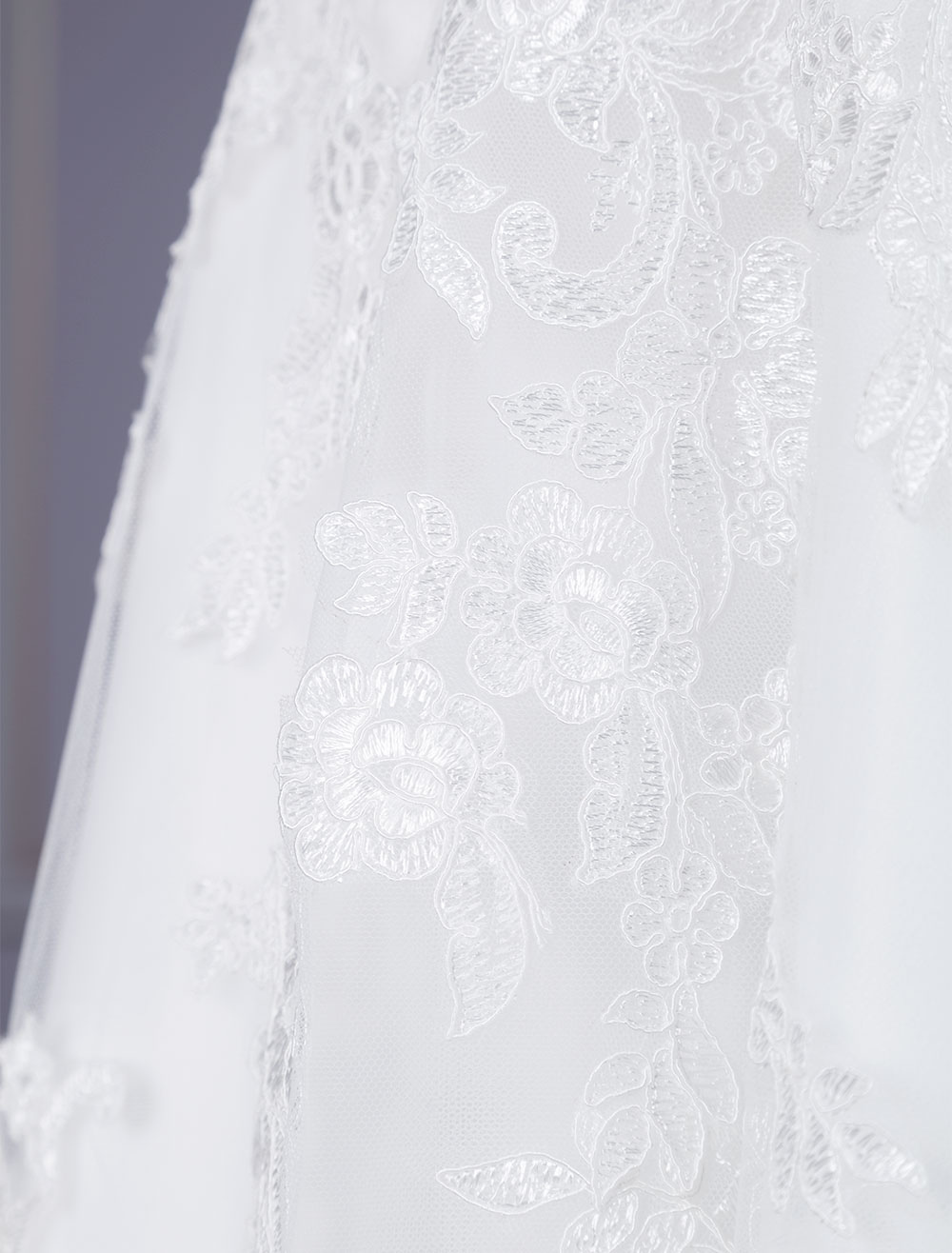 White A-line Wedding Dresses With Train Sleeveless Lace Tulle V-Neck Long Bridal Gowns-newarrivaldress