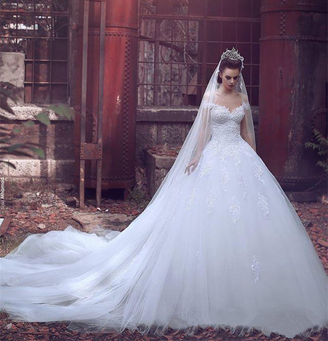 Off The Shoulder Princess Wedding Dress Ball Gown Lace Bride Dresses with Long Train-newarrivaldress