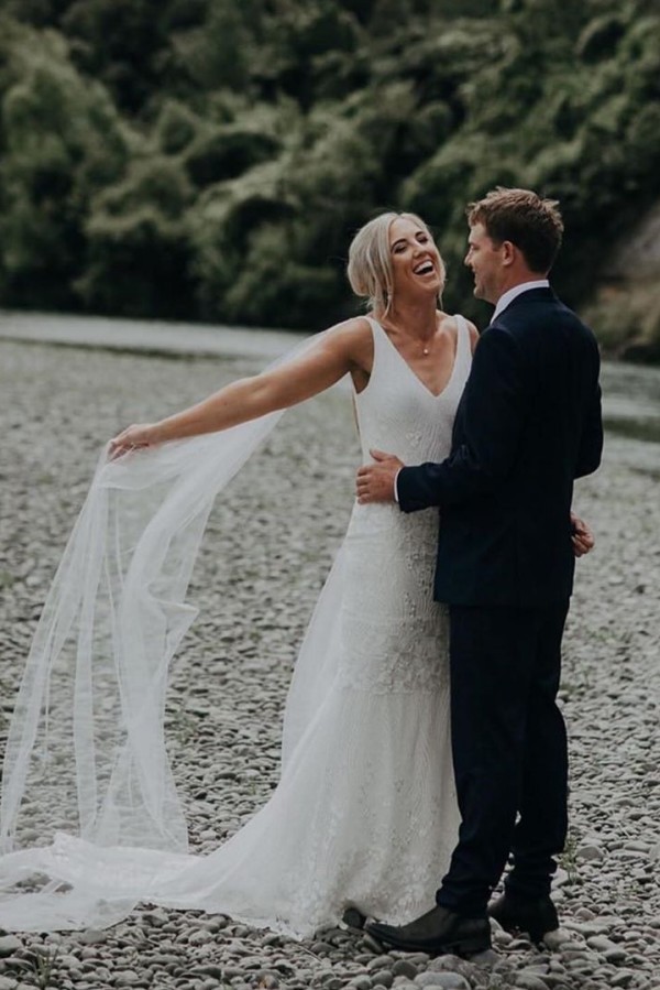 Straps V-neck Appliques Sheath Wedding Dresses | Open Back Sleeveless Bridal Gowns-newarrivaldress