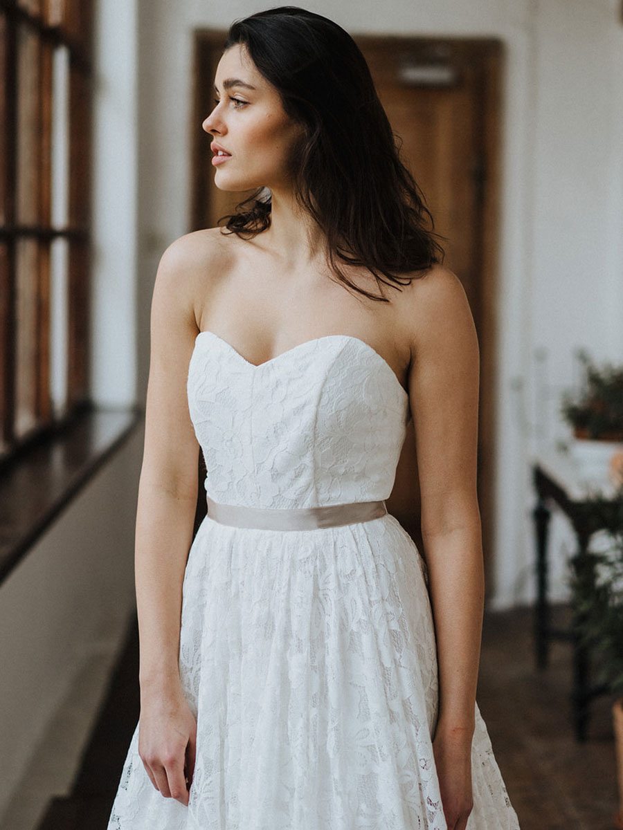 Simple Wedding Dresses Lace Wedding Gowns Strapless A-Line Bridal Gowns-newarrivaldress