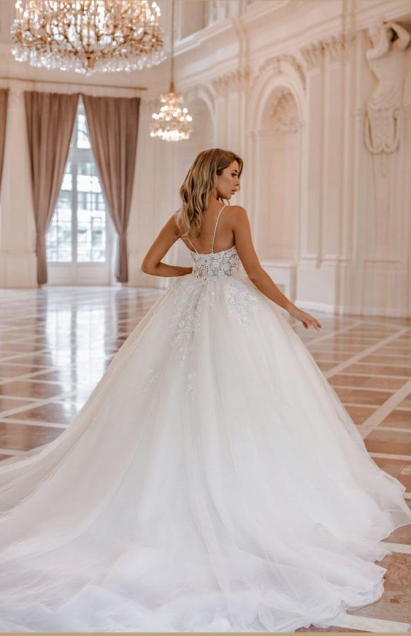 Gorgeous Spaghetti Straps Sweetheart Tulle Lace Ball Gown Sleeveless A-line Wedding Dress-newarrivaldress