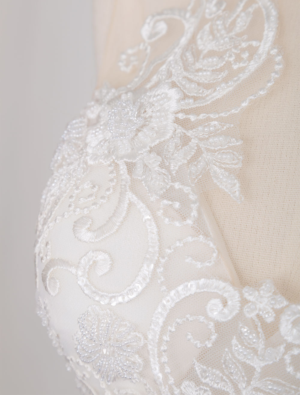 Ivory Wedding Dress Sleeveless Backless Natural Waist Lace Polyester With Train Long Bridal Dresses-newarrivaldress