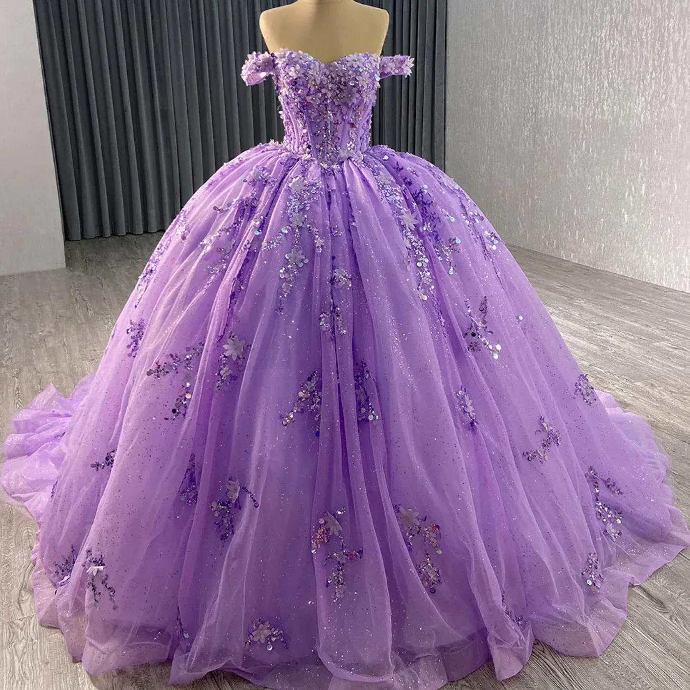 Off-the-Shoulder Ball Gown Quinceanera Dresses Tulle Sequins Aline Sweet 16 Dress