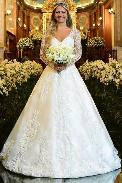 Elegant Long Sleeves Floral Lace Wedding Dress V-Neck Aline Bridal Dress for Women-newarrivaldress