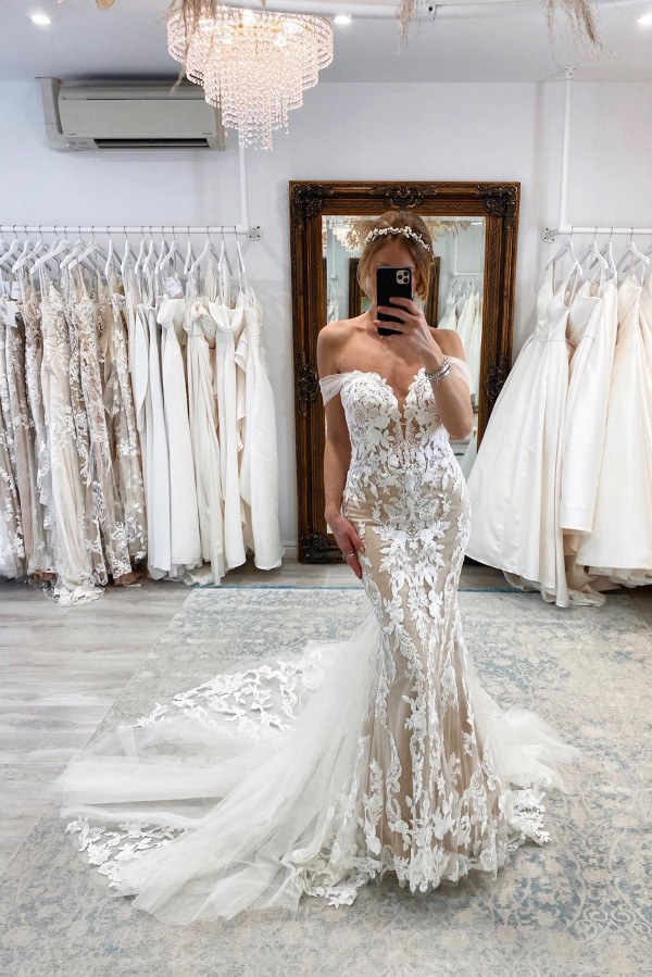 slim mermaid wedding dresses 2019 Mermaid Lace Mermaid wedding dress with Lace Appliques, Backless Design, and Slim Fit