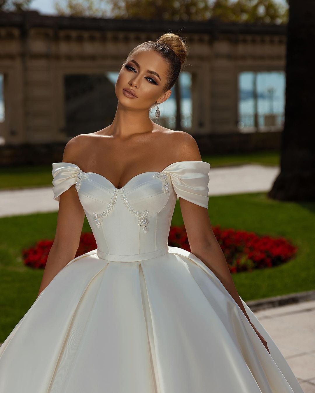 Gorgeous Off-the-Shoulder White Satin Princess Ball Gown Sweetheart Aline Bridal Dress-newarrivaldress