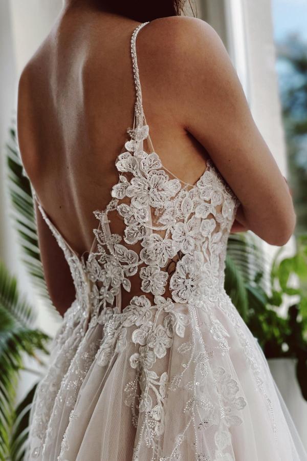 Elegant White Floral Lace Tulle Wedding Dress Aline Sleeveless V-Neck Bridal Dress-newarrivaldress