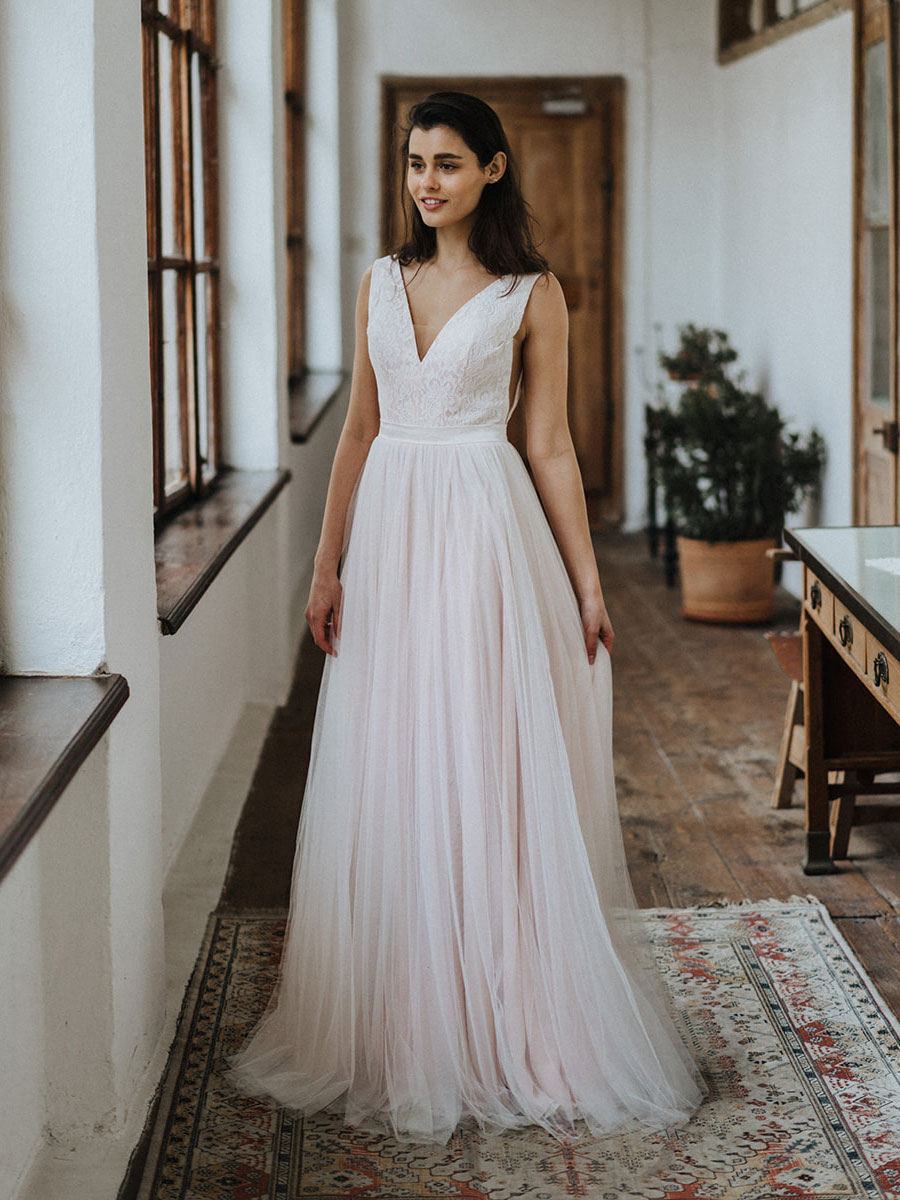 Simple Wedding Dress Backless Bridal Gowns Chiffon V-Neck A-Line Bridal Dresses-newarrivaldress